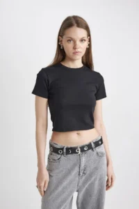 DeFacto Fitted Rib Basic Plain Crop Short Sleeve Black T-Shirt - Image 4