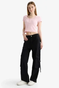DeFacto Fitted Round Neck Crop Ribbed Camisole Short Sleeve T-Shirt - Image 2