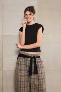 TRENDYOLMİLLA Teen Black Fitted Moon Arm Short Sleeve Cotton Rib Knitting T-Shirt - Image 3