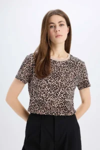 DeFacto Long Fit Crew Neck Leopard Patterned Combed Cotton Short Sleeve T-Shirt - Image 3