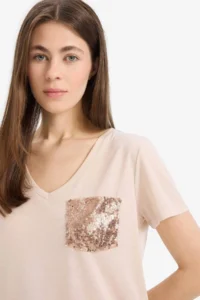 DeFacto Regular Fit V-Neck Pocket Short Sleeve T-Shirt - Image 5