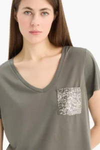 DeFacto Regular Fit V-Neck Pocket Short Sleeve T-Shirt - Image 5