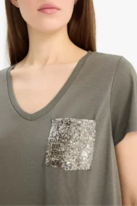 DeFacto Regular Fit V-Neck Pocket Short Sleeve T-Shirt - Image 6