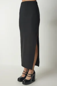 Happiness İstanbul Women's Black Slit Woven Midi Knitted Skirt - Image 6