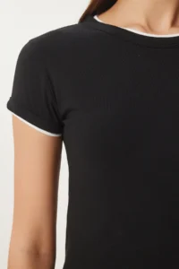 Happiness İstanbul Women's Black Bone Contrast Color Knitted T-Shirt - Image 4
