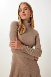 Happiness İstanbul Women's Mink Flounce Slit Midi Crinkle Dress - Image 3