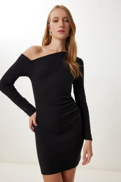 UB00442-BLACK_1