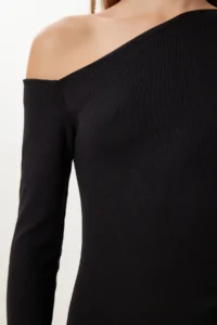 Happiness İstanbul Women's Black Boat Neck Gathered Mini Knitted Dress - Image 5