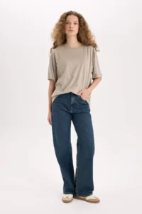 DeFacto Oversize Wide Fit Crew Neck Basic Plain Short Sleeve T-Shirt - Image 2