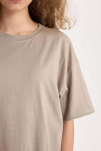 DeFacto Oversize Wide Fit Crew Neck Basic Plain Short Sleeve T-Shirt - Image 4