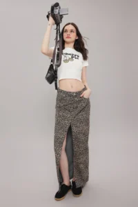 TRENDYOLMİLLA Ecru Slogan and Cherry Printed Crop Fitted Knitting T-Shirt