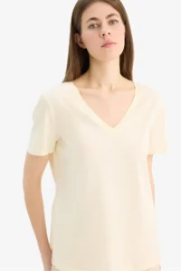 DeFacto Regular Fit V-Neck Basic Plain Combed Cotton Short Sleeve T-Shirt - Image 3