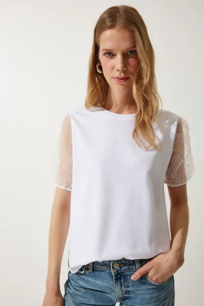 WO00033-WHITE_1