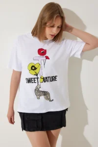 Happiness İstanbul Women White Printed Oversized Knitting T-Shirt - Image 3