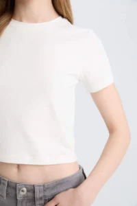 DeFacto Fitted Crew Neck Basic Plain Short Sleeve White T-Shirt - Image 4