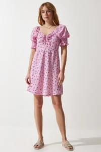 Happiness İstanbul Women's Light Pink Gathered V-Neck Patterned Knitted Dress - Image 4