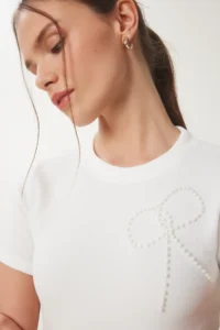 Happiness İstanbul Women's Bone Beaded Bow Detailed Knitted T-Shirt