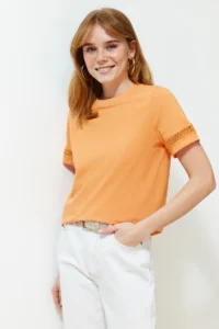 TRENDYOLMİLLA Orange Thick Cotton Accessory Detailed Basic/Regular Pattern Knitting T-Shirt - Image 3