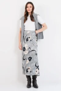 Trend Alaçatı Stili Women's Gray Floral Patterned Zippered Satin Midi Skirt ALC-X14782 - Image 2