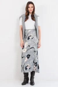 Trend Alaçatı Stili Women's Gray Floral Patterned Zippered Satin Midi Skirt ALC-X14782 - Image 3