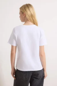 TRENDYOLMİLLA Ecru Regular/Normal Pattern Short Sleeve Accessory Detailed Tok 100% Cotton Knitting T-Shirt - Image 4