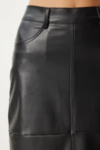 Happiness İstanbul Women's Black Slit Faux Leather Pencil Skirt - Image 5