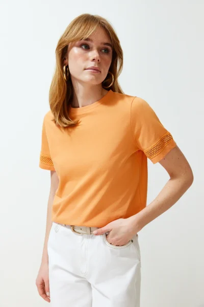 TRENDYOLMİLLA Orange Thick Cotton Accessory Detailed Basic/Regular Pattern Knitting T-Shirt