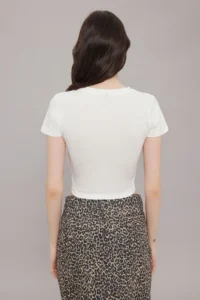 TRENDYOLMİLLA Ecru Slogan and Cherry Printed Crop Fitted Knitting T-Shirt - Image 4