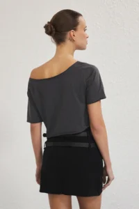 TRENDYOLMİLLA Anthracite-Burgundy 2 Sets Package 100% Cotton Asymmetric Boat Neck Crop Knitting T-Shirt - Image 4