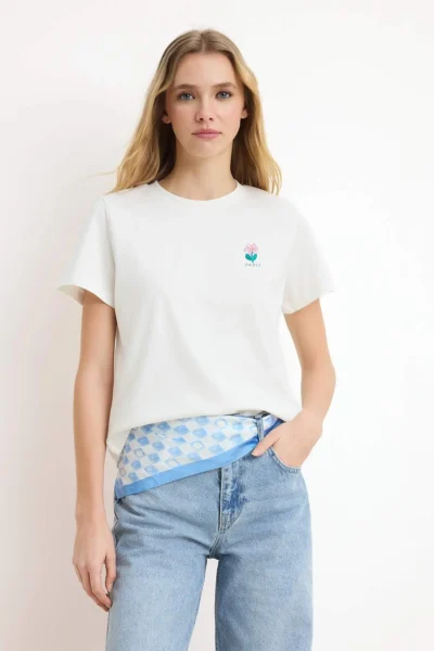 TRENDYOLMİLLA Ecru Regular/Normal Pattern Short Sleeve Embroidered Tok 100% Cotton Knitting T-Shirt
