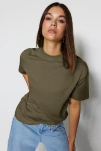 TRENDYOLMİLLA Dark Khaki 100% Cotton Basic Regular/Normal Pattern Dog collar Knitting T-Shirt
