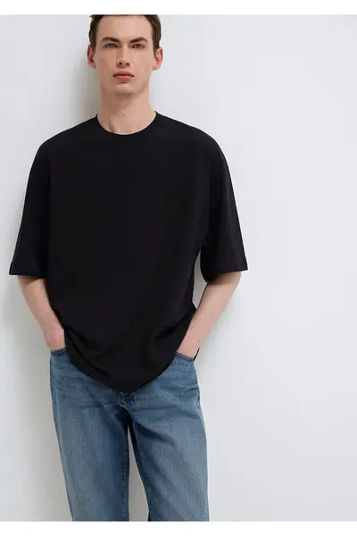0613113-BLACK-900_1