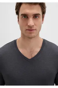 Mavi Stretch V-Neck Anthracite Basic T-Shirt Fitted - Image 6