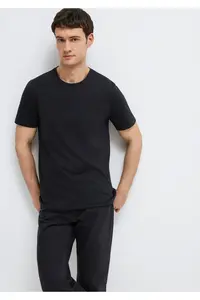 Mavi Black Basic T-Shirt slim Fit / Narrow Kesim