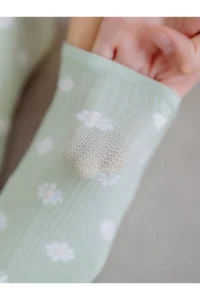 BGK Women Colorful Daisy Patterned Slippers Socks Seti - Image 3