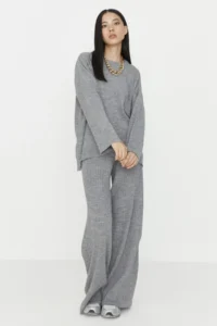 TRENDYOLMİLLA Gray Wide Pattern Basic Fitted Knitwear Top and Bottom Set - Image 3
