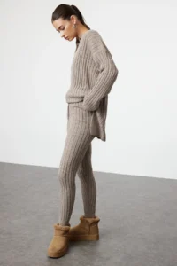 TRENDYOLMİLLA Mink Ribbed Wide Pattern Knitwear Top and Bottom Set - Image 2