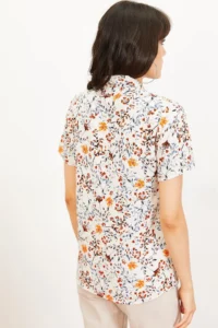 Bianco Lucci Women's Floral Pattern Short Sleeve Linen Look Shirt - Image 2