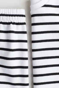 H&M 2 fragmented Sweatshirt Set - Image 2