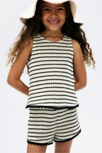 H&M Textured Knitwear Shorts - Image 2