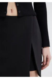Mavi Slit Detailed Black Shorts Skirt -900 - Image 7
