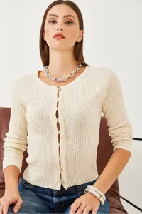 Bianco Lucci Women buttoned Knitwear Seasonal Cardigan - Image 4