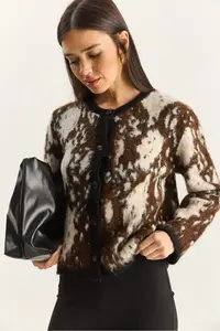 Bianco Lucci Women Snake Patterned Fleece Knitwear Cardigan - Image 4