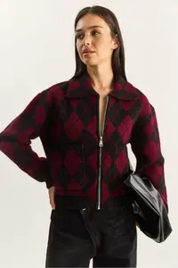 Bianco Lucci Women's Diamond Patterned Collared Zippered Knitwear Cardigan - Image 3