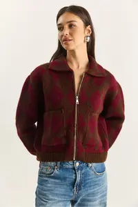 Bianco Lucci Women's Diamond Patterned Collared Zippered Knitwear Cardigan - Image 3
