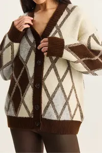 Bianco Lucci Women's V-Neck Buttoned Diamond Patterned Cardigan - Image 5