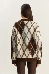 Bianco Lucci Women's V-Neck Buttoned Diamond Patterned Cardigan - Image 6