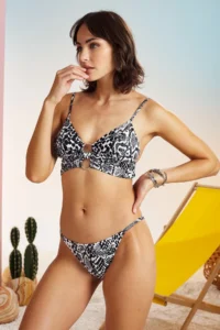 Pierre Cardin Ring Detailed Triangle Bikini Set  Snake Pattern - Image 4