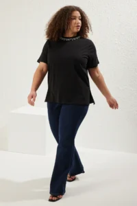 Trendyol Curve Black Collar Relaxed Fit 100% Cotton Knitting Plus Size T-Shirt - Image 3