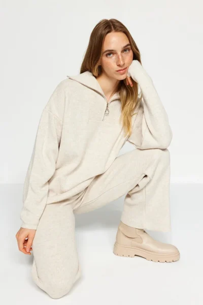 TRENDYOLMİLLA Stone Wide Pattern Zippered Knitwear Top and Bottom Set